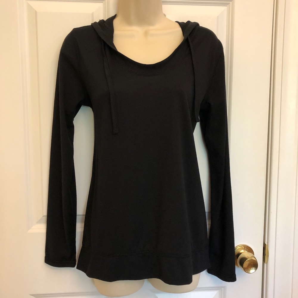 Old Navy Active Women’s Medium Hooded Shirt Tee